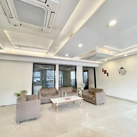 Hotel Rudraksh ! Varanasi !Fully-Air-Conditioned Hotel At Prime Location With Parking Availability, Near Kashi Vishwanath Temple, And Ganga Ghat 2 Exterior photo